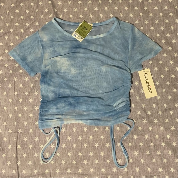 gorgeous top with sky design - Picture 1 of 2